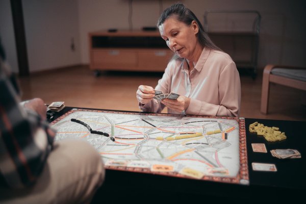 Peut-on trouver une croisière qui propose des excursions pour observer les hiboux en Finlande?